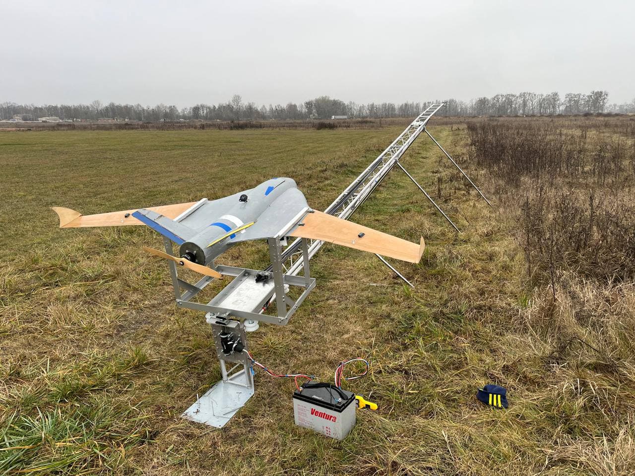 V-tail — catapult system with Ventura 12V battery